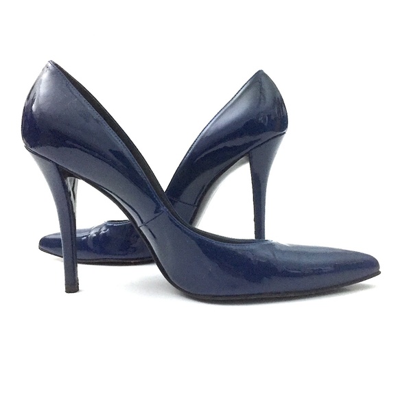 Stuart Weitzman Patent Leather Pointed-Toe Pumps - Picture 5 of 8